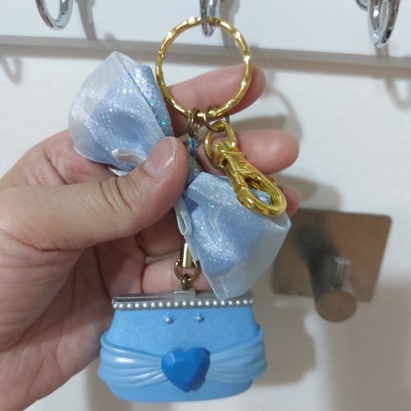 Cinderella Tokyo Disney Resort Keychain Pretty Blue Bows Purse - Picture 4 of 7